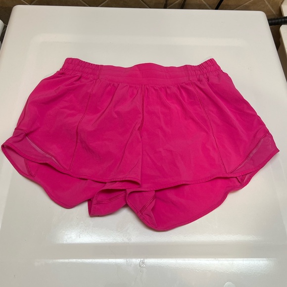 Lululemon Hotty Hot High-Rise Short 4" in Pink - Picture 4 of 9